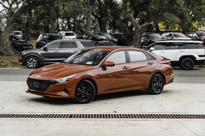 2023 Hyundai Elantra SEL 4DR Sedan