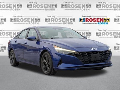 2023 Hyundai Elantra SEL 4DR Sedan