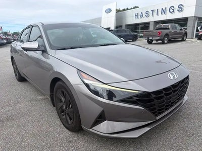 2023 Hyundai Elantra SEL 4DR Sedan