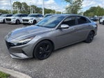 2023 Elantra Thumbnail 14