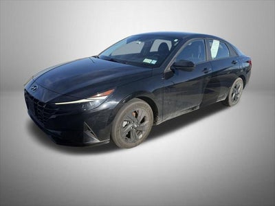 2023 Hyundai Elantra SEL 4DR Sedan