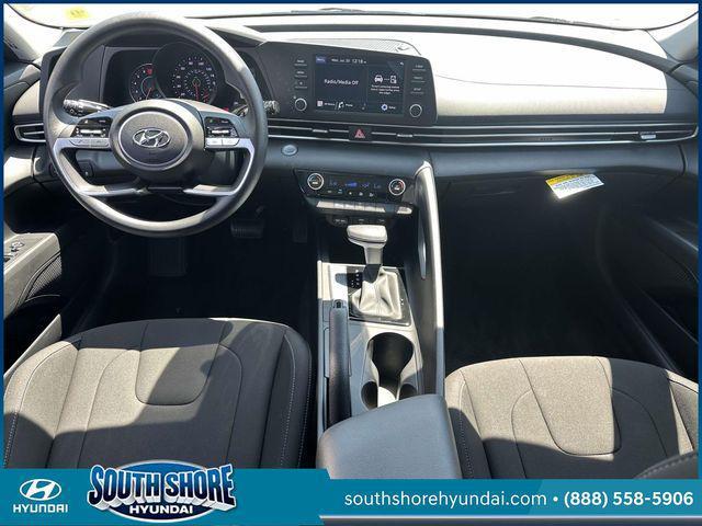 2023 Hyundai Elantra - $18,886