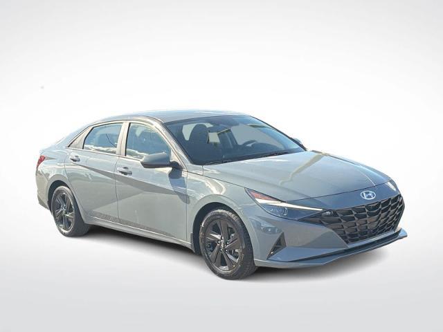 2022 Hyundai Elantra - $19,275