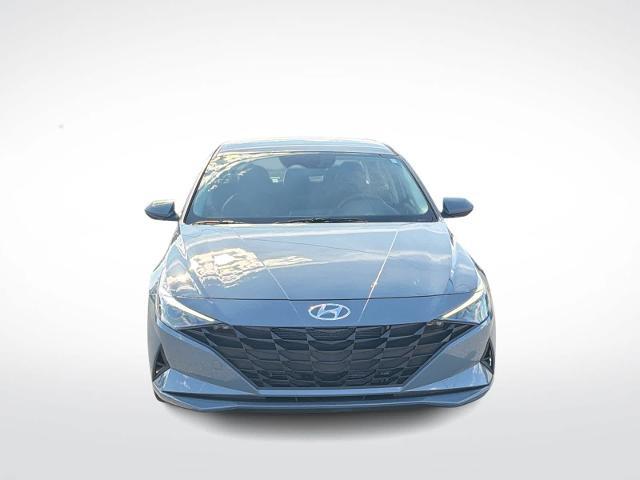 2022 Hyundai Elantra - $19,275