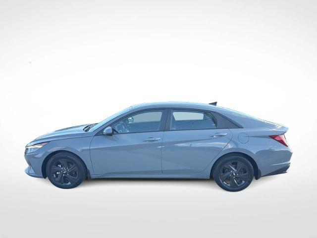 2022 Hyundai Elantra - $19,275