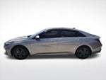 2023 ELANTRA Hybrid Thumbnail 9