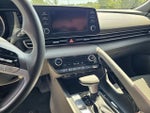2023 ELANTRA Hybrid Thumbnail 17
