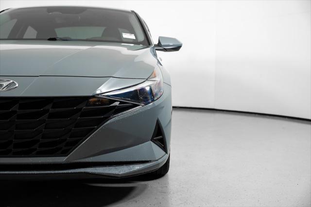2021 Hyundai Elantra - $17,900