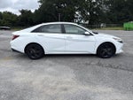 2022 ELANTRA Hybrid Thumbnail 9