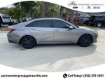 2023 ELANTRA Hybrid Thumbnail 3