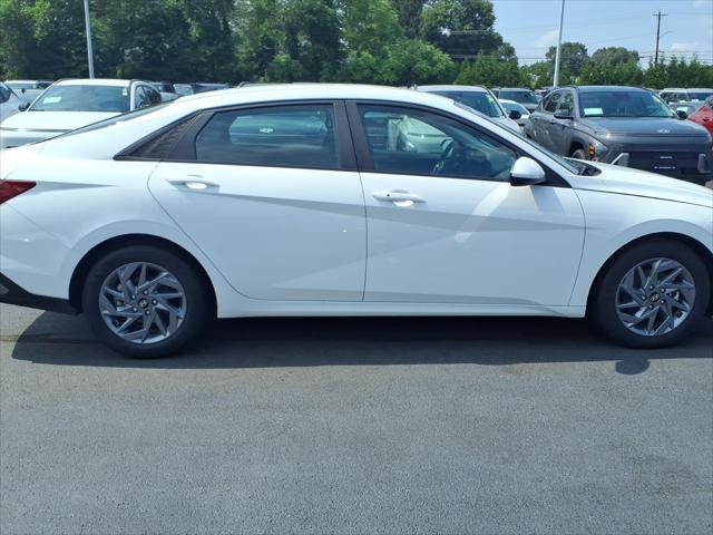 2024 Hyundai Elantra - $20,991