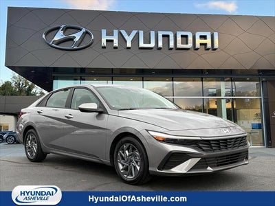 2024 Hyundai Elantra SEL 4DR Sedan