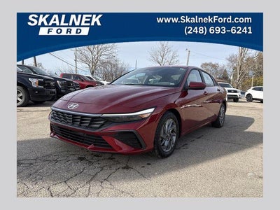 2024 Hyundai Elantra SEL 4DR Sedan