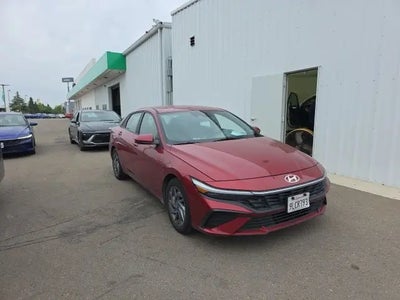 2024 Hyundai Elantra SEL 4DR Sedan