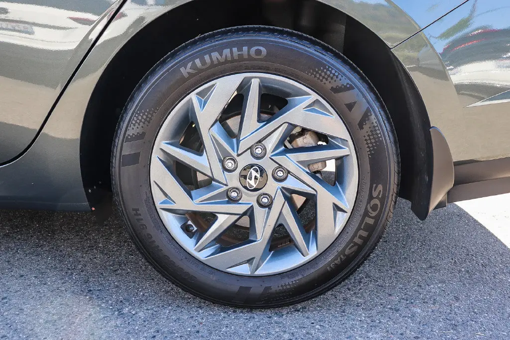 2024 Hyundai Elantra - $19,495