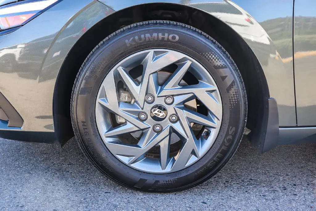 2024 Hyundai Elantra - $19,495