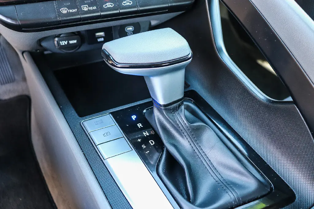 2024 Hyundai Elantra - $19,495