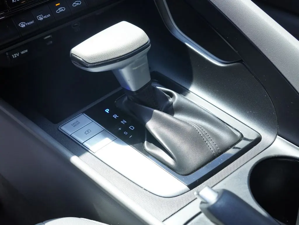 2024 Hyundai Elantra - $17,988