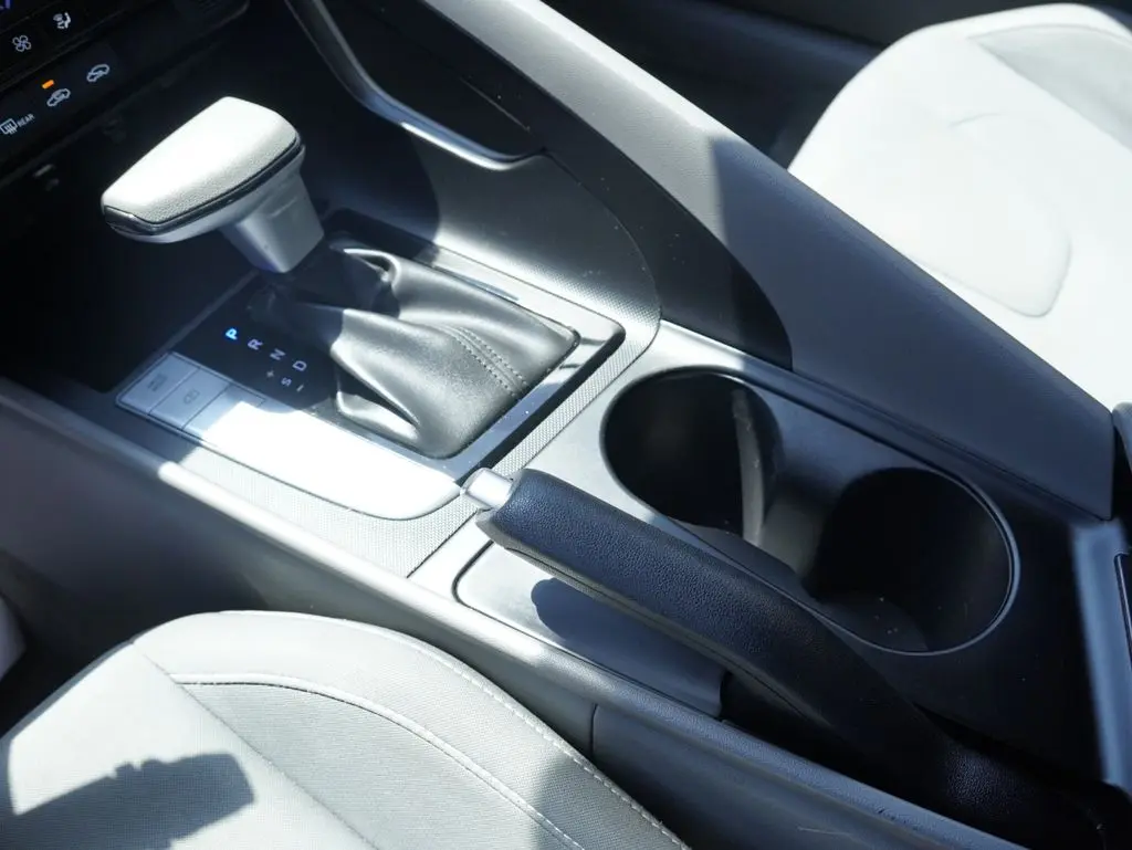 2024 Hyundai Elantra - $17,988