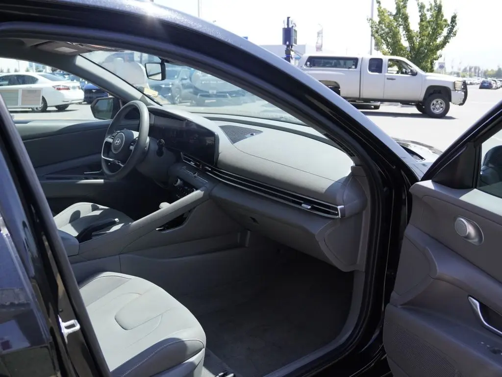 2024 Hyundai Elantra - $17,988