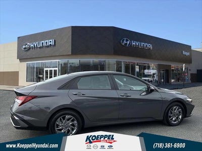 2024 Hyundai Elantra SEL 4DR Sedan