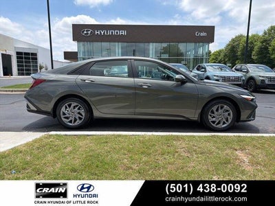 2024 Hyundai Elantra SEL 4DR Sedan