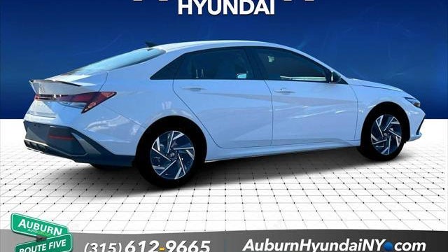 2025 Hyundai ELANTRA SEL Sport