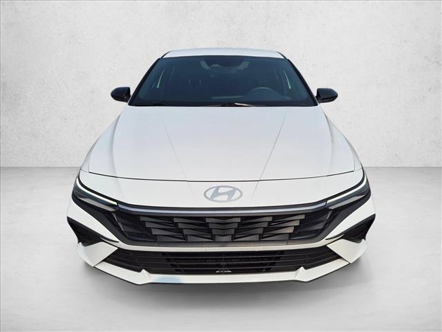 2025 Hyundai Elantra - $21,372