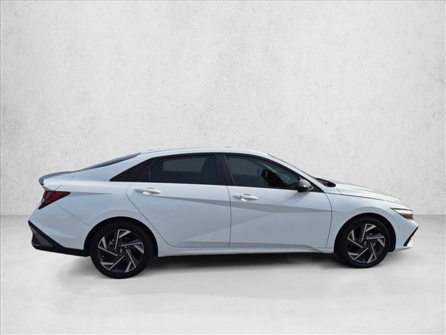 2025 Hyundai Elantra - $21,372