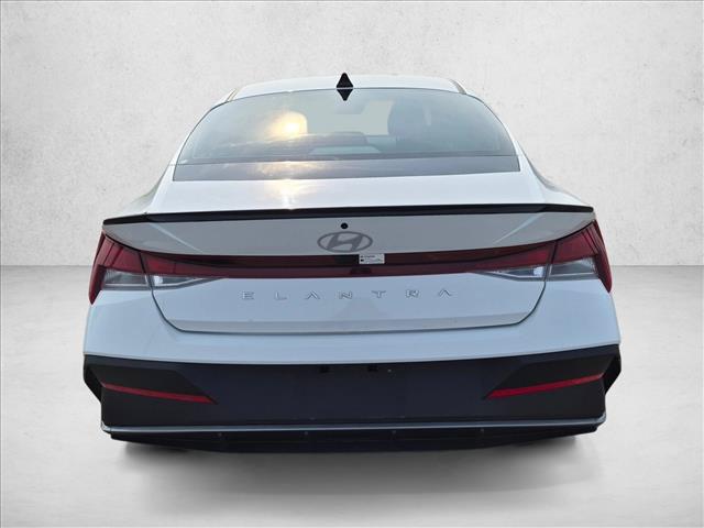 2025 Hyundai Elantra - $21,372