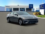 2025 Elantra Thumbnail 11