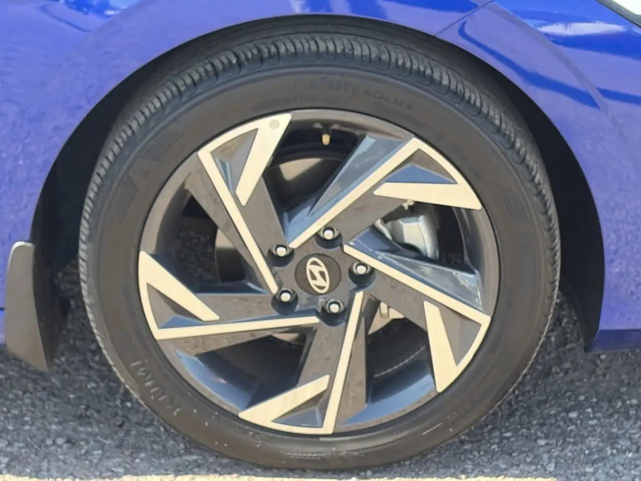 2025 Hyundai Elantra - $20,987