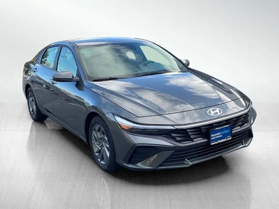 2024 Hyundai Elantra SEL 4DR Sedan