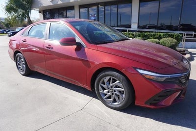 2024 Hyundai Elantra SEL 4DR Sedan
