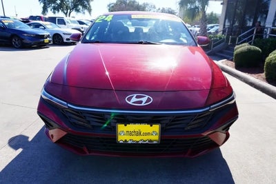 2024 Hyundai Elantra SEL 4DR Sedan