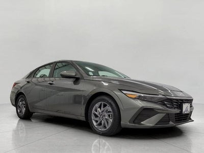 2024 Hyundai Elantra SEL 4DR Sedan