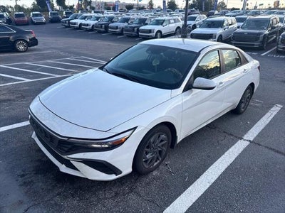 2024 Hyundai Elantra SEL 4DR Sedan