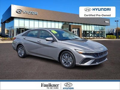 2024 Hyundai Elantra SEL 4DR Sedan