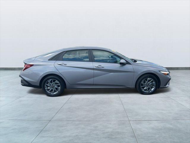 2024 Hyundai Elantra - $22,200