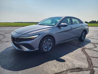 2024 Hyundai Elantra SEL 4DR Sedan