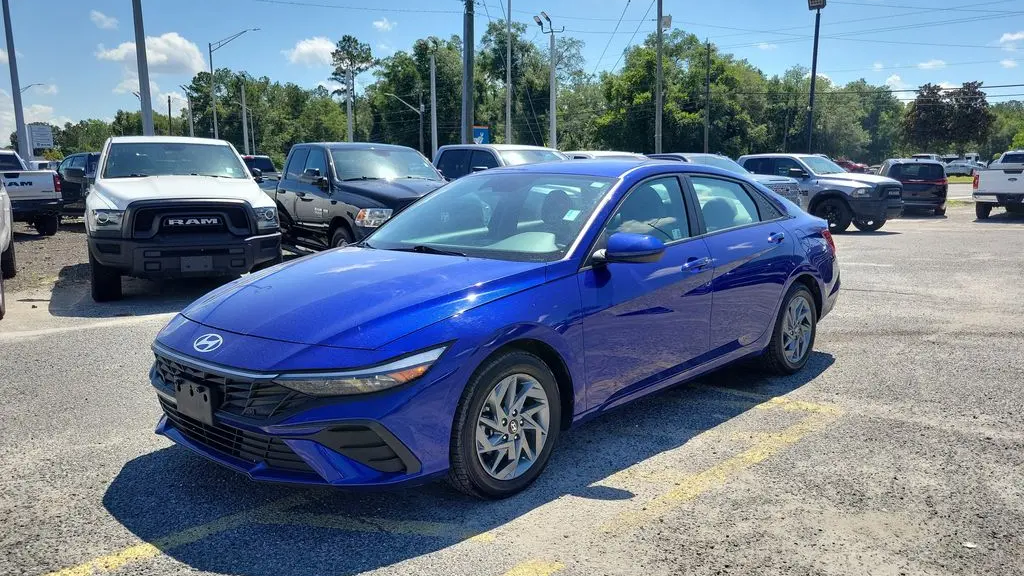 2024 Hyundai ELANTRA SEL