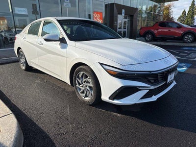2024 Hyundai Elantra SEL 4DR Sedan