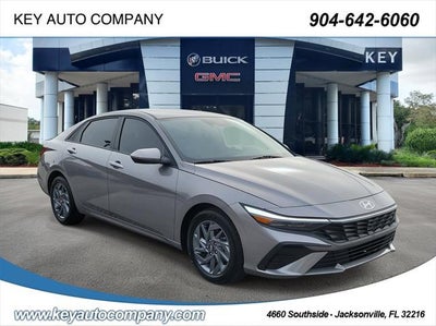 2024 Hyundai Elantra SEL 4DR Sedan