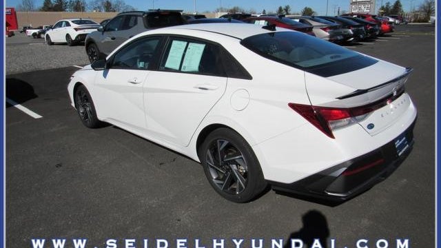 2025 Hyundai ELANTRA SEL Sport