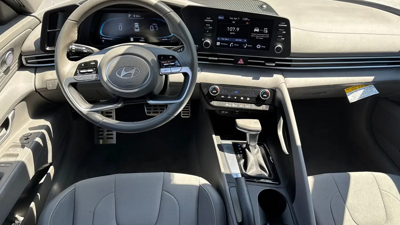 2025 Hyundai ELANTRA SEL Sport