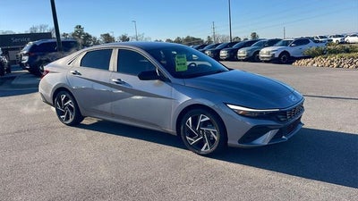 2025 Hyundai Elantra SEL Sport 4DR Sedan