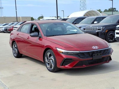 2025 Hyundai Elantra SEL Sport 4DR Sedan