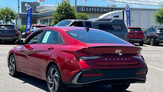 2025 Hyundai ELANTRA SEL Sport