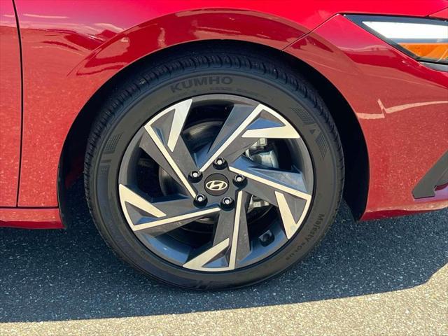 2025 Hyundai Elantra - $21,995