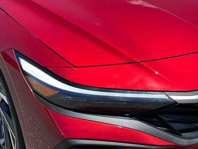 2025 Hyundai Elantra - $21,995